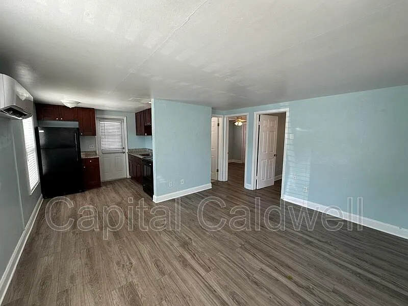 2 bed, 1.0 bath, 632 sqft, $1,550 — Photo 3