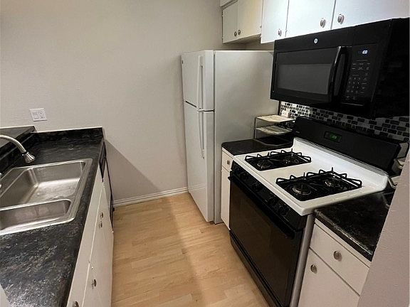 3rd image of 7801 Shoal Creek Blvd APT 244