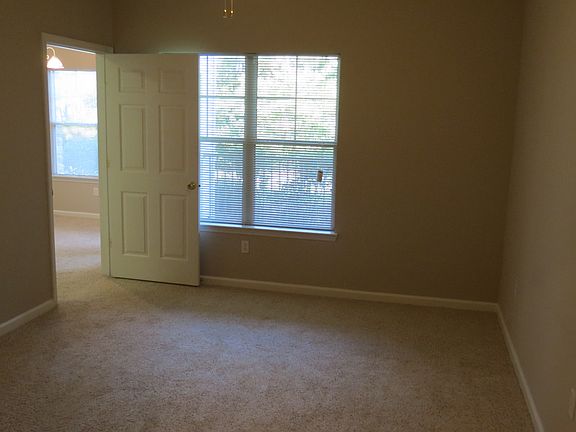 5th image of 1670 Wimbledon Dr APT 102
