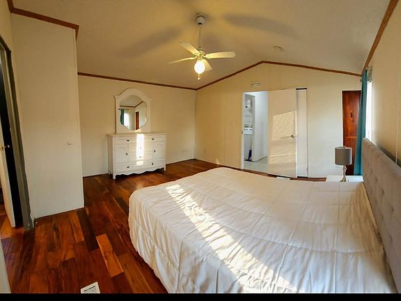 2nd image of 2937 Glen Vista Dr