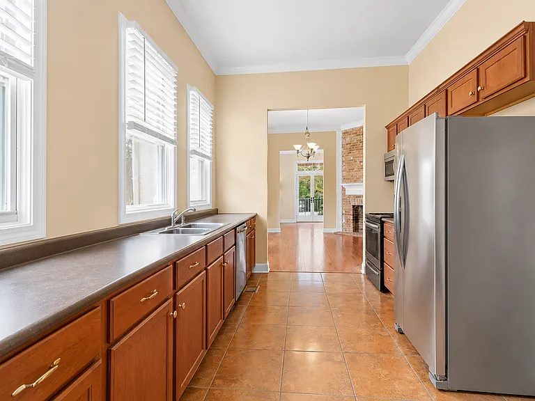 2307 Whitaker St #B — Photo 3