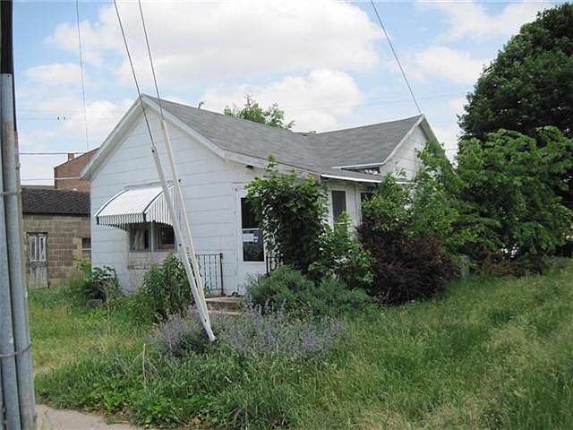 2nd image of 202 S Water St