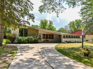 5324 Middleton Dr, Greendale, WI 53129