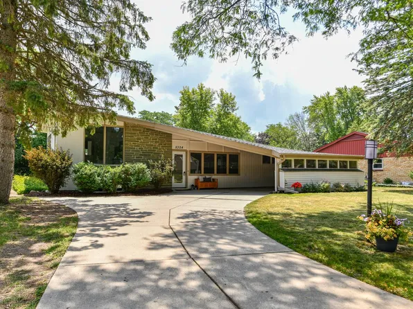 5324 Middleton DRIVE, Greendale, WI 53129
