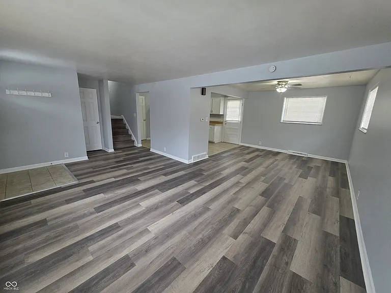 10166 Southeastern Ave — Photo 5
