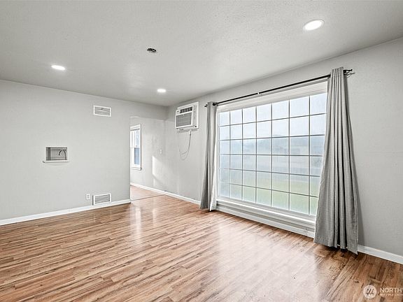 5th image of 112 E Street NE