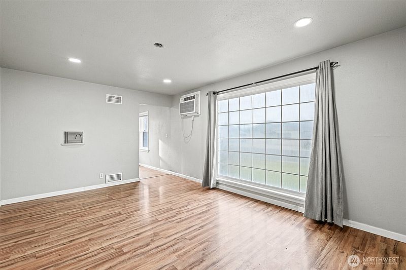 5th image of 112 E Street NE