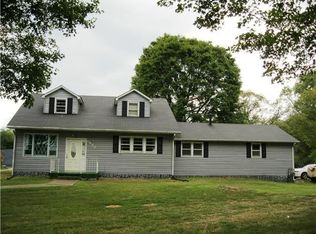 1850 Needmore Rd #R, Clarksville, TN 37042