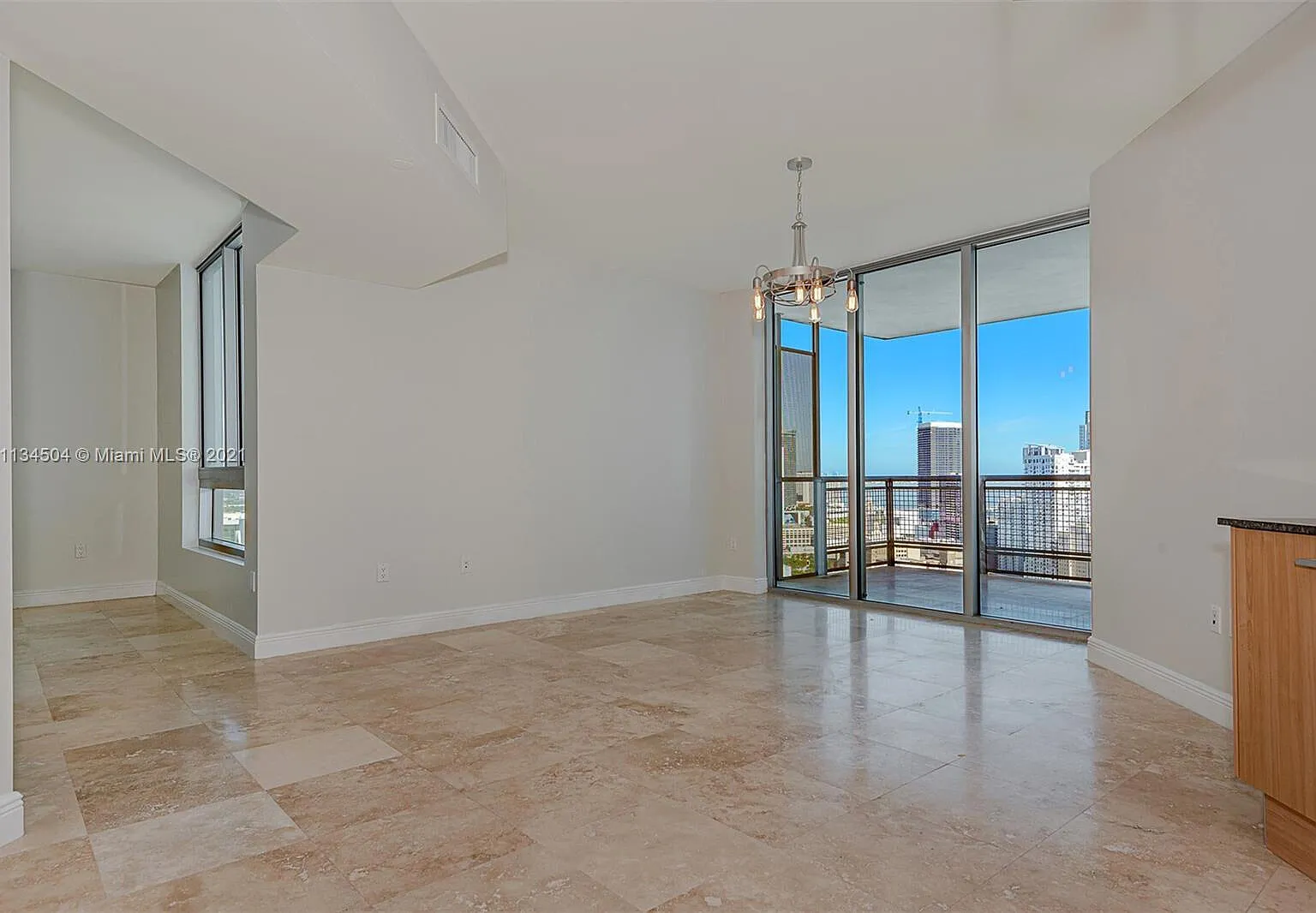 1 bed, 1.0 bath, 704 sqft, $2,800 — Photo 4
