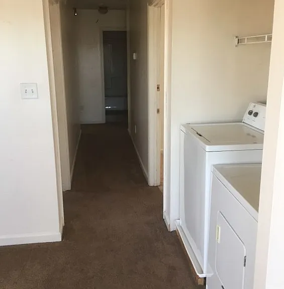 279 Wiles St — Photo 3