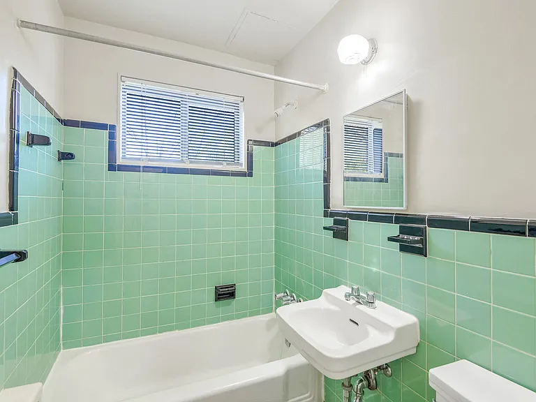 Arcadian House Apartments, LLC — Photo 9
