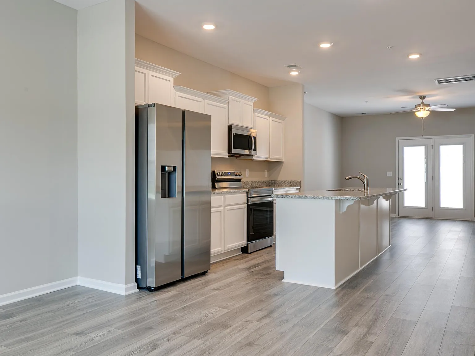 2 bed, 2.5 bath, 1306 sqft, $1,550 — Photo 3