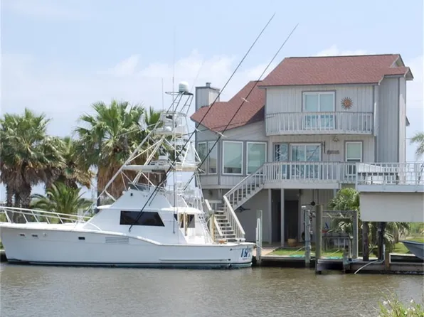 327 Swordfish Ln, Surfside Beach, TX 77541