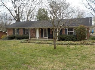 1100 Belvedere Dr, Gallatin, TN 37066