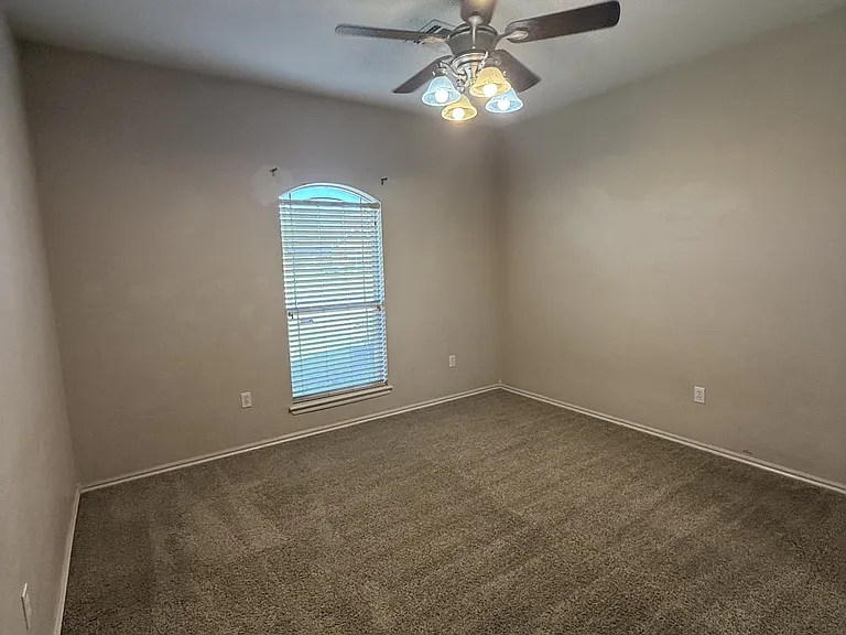 3601 NE Madison Ave — Photo 9
