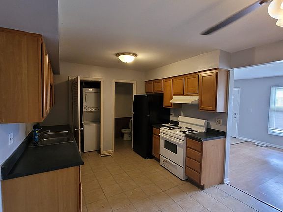 4th image of 1307 Kingsbury Dr
