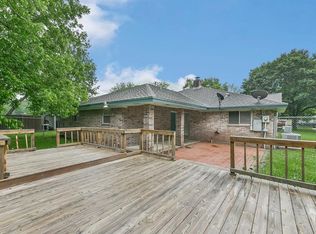 110 W Wildwinn Dr, Alvin, TX 77511