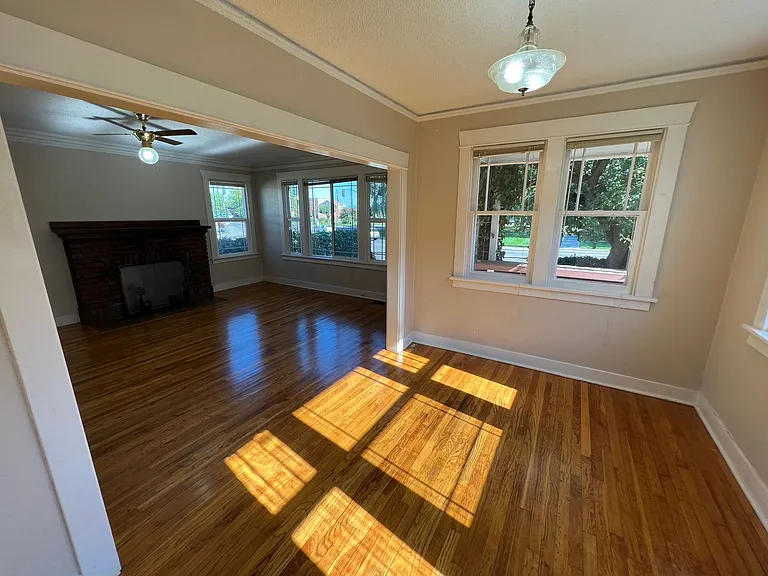 1423 N Howard St — Photo 4