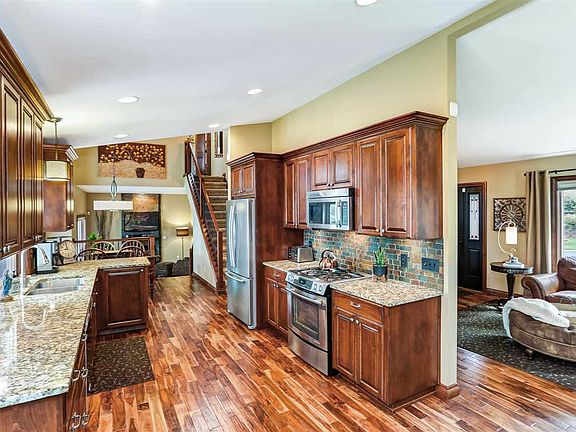 5th image of 4032 S Greystone Ln