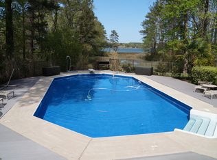 1236 N Inlynnview Rd, Virginia Beach, VA 23454