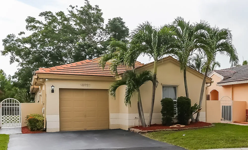 3 bed, 2.0 bath, 1403 sqft, $4,380 — Photo 1
