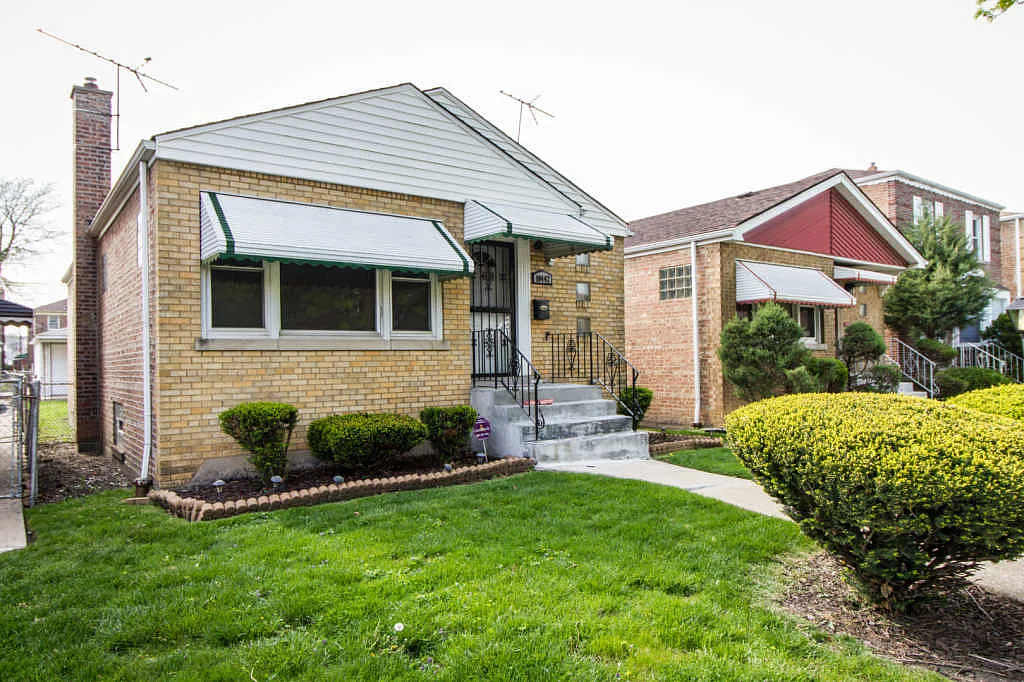 10442 S Forest Ave photo 1