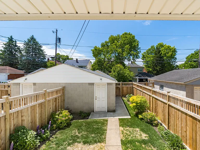 41 W California Ave — Photo 35
