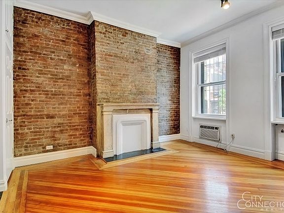 3rd image of 454 W 50th St APT 1F