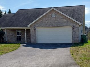 937 Mercer Dr, Maryville, TN 37801