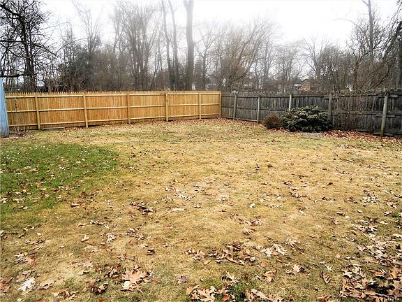 5th image of 129 Armitage Dr