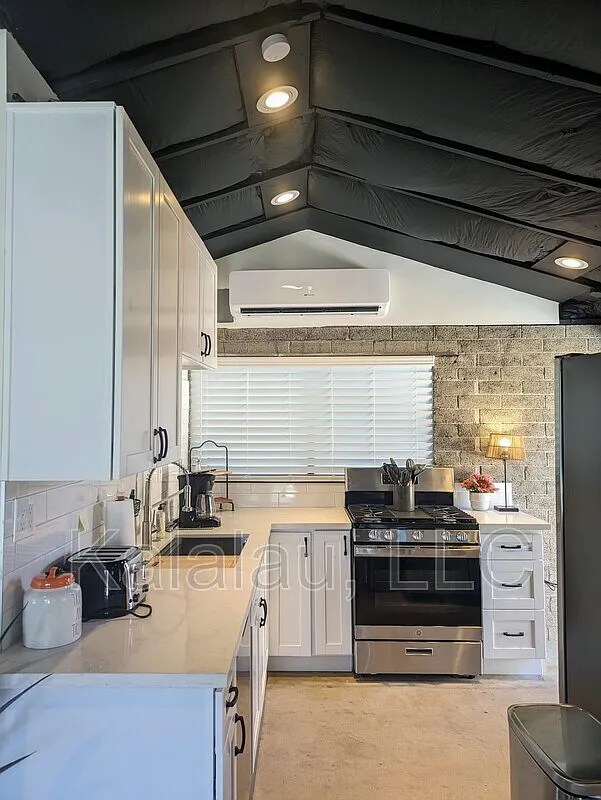 Studio, 1.0 bath, 375 sqft, $1,095 — Photo 4