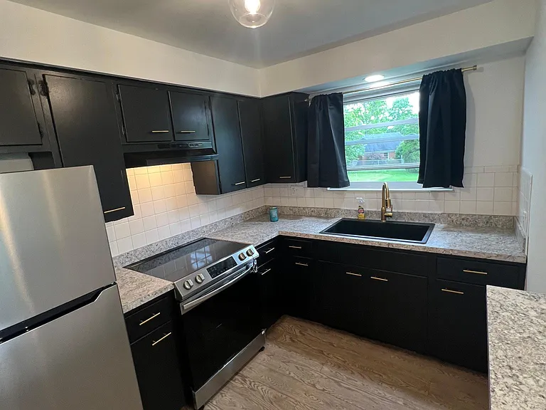 4521 Grover Dr #4 — Photo 4