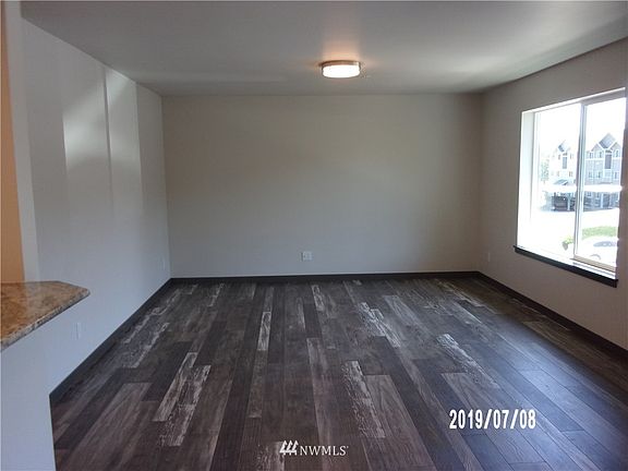 5th image of 1621 SW Mulberry Place #D303