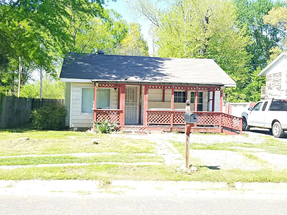 1st image of 703 E East St