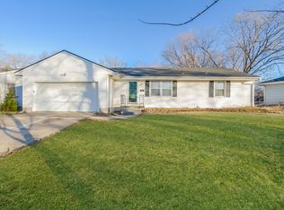 3800 Ruysser Rd, Kansas City, MO 64137