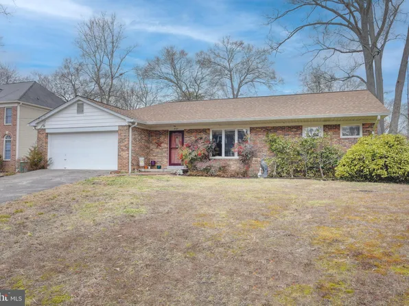 3131 Woodland Ln, Alexandria, VA 22309