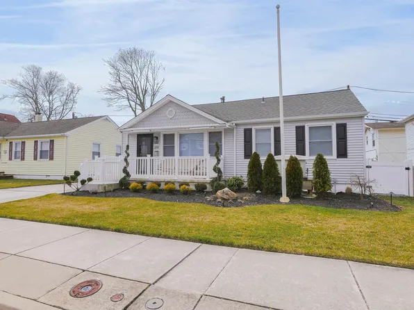 210 N Jasper Ave, Margate, NJ 08402