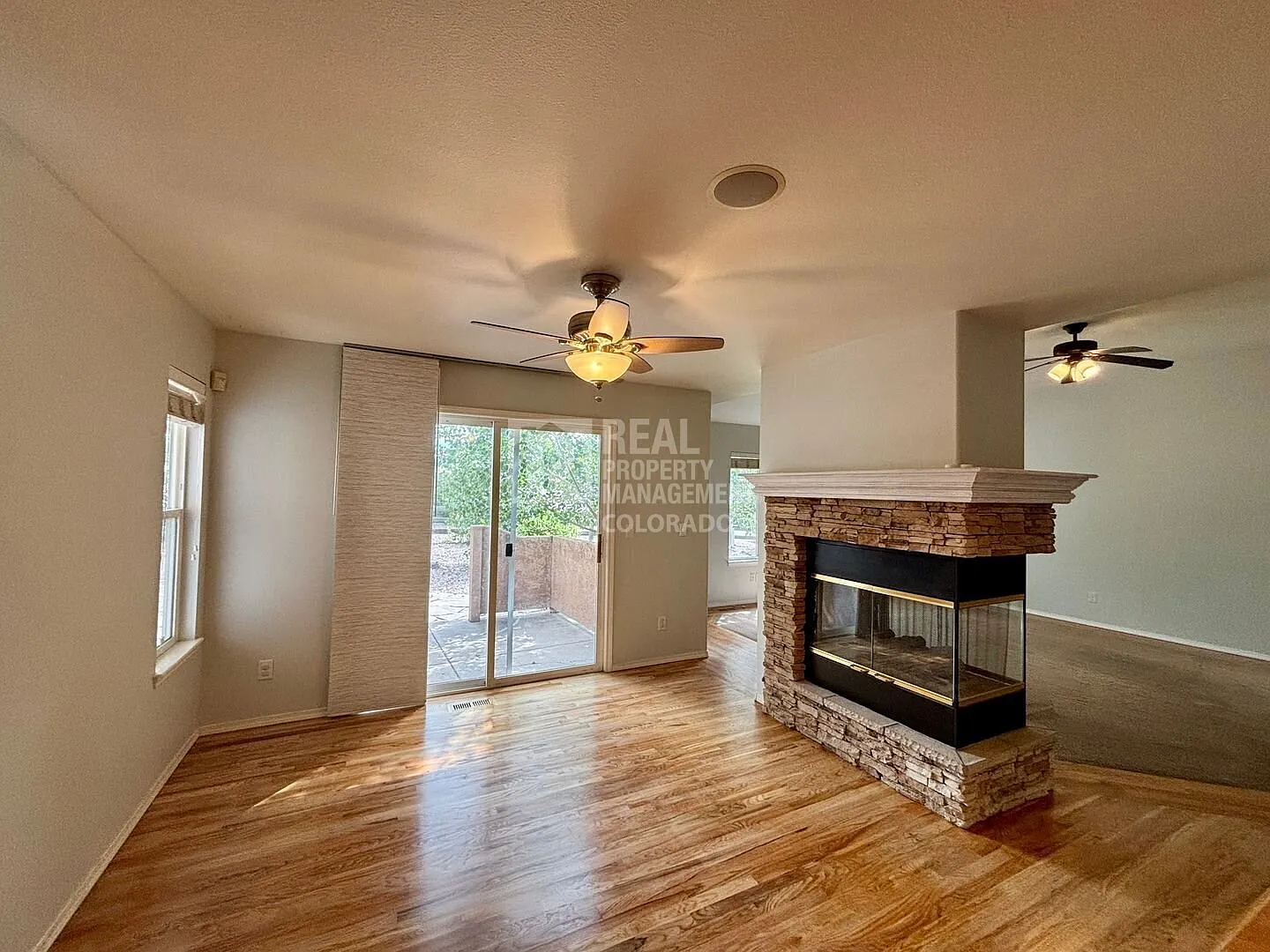 Spacious Corner-Lot Home with RV Garage & Fully Furnished Movie Theater — Photo 2