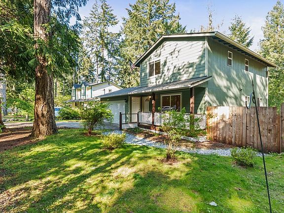 3rd image of 21820 Crest Ln SE