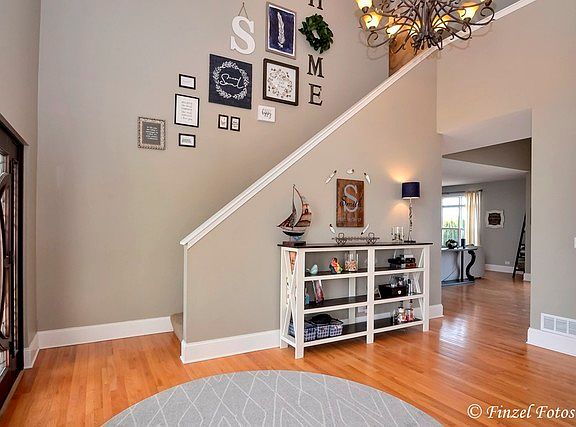 2nd image of 4413 Rolling Hills Dr