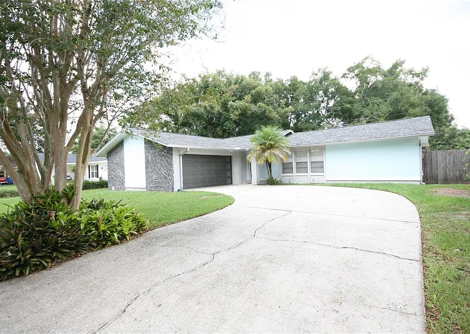 17839 Sunrise Dr