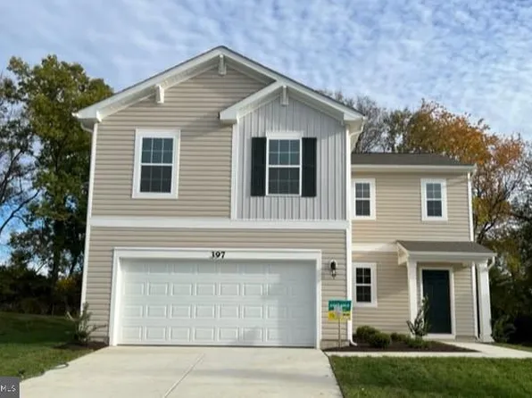 397 Gatehouse Pl, Charles Town, WV 25414