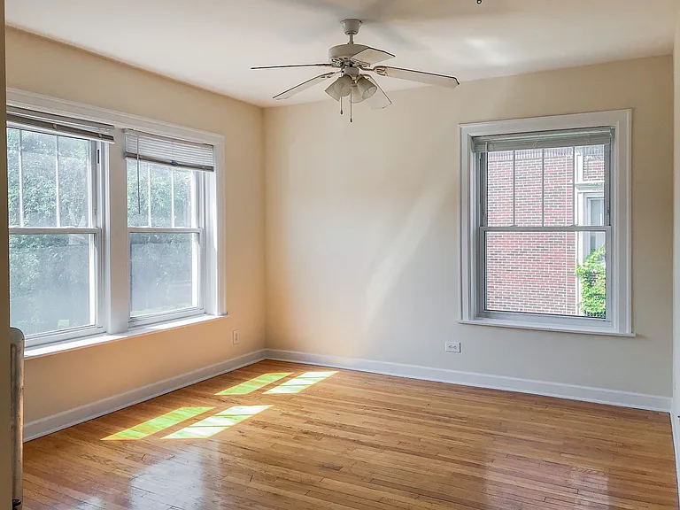 5208-14 N. Damen / 2000-10 W. Foster — Photo 6