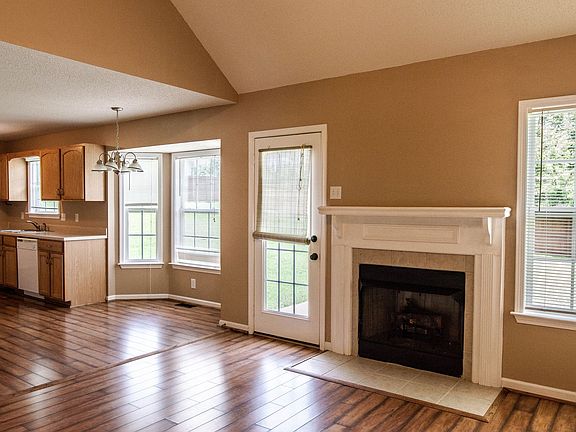 4th image of 2200 Kim Dr