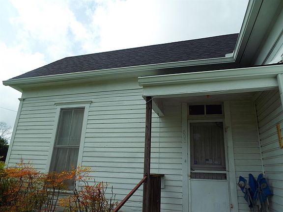 4th image of 600 W College Ave
