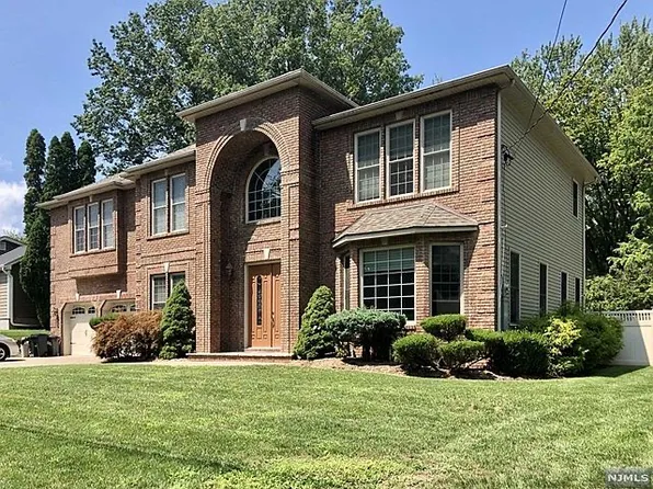 43 Mountain View Rd, Demarest, NJ 07627