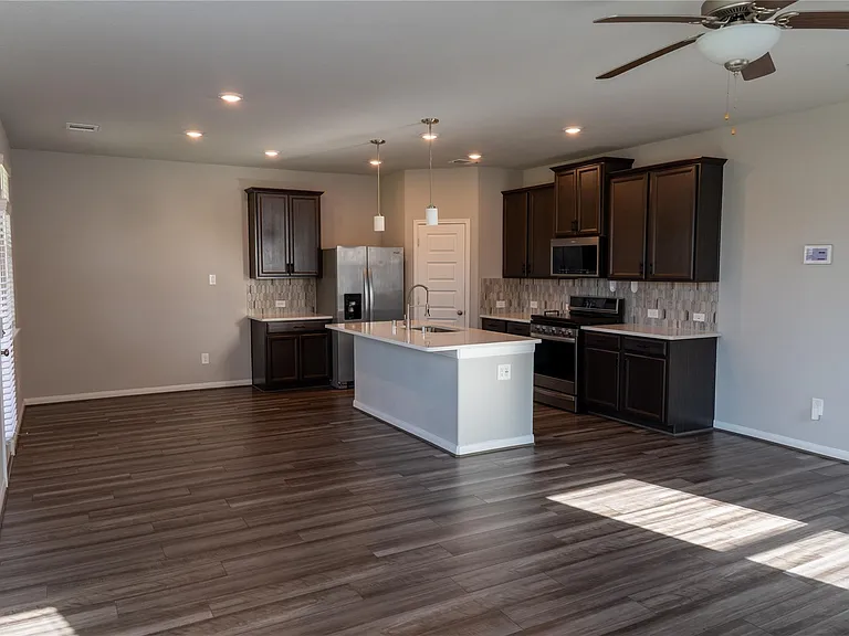 7010 Silverleaf Oak St — Photo 25