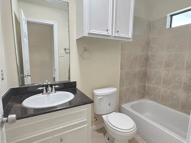 2112 Davis St — Photo 17
