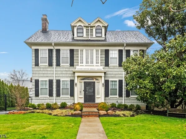 34 Hillside, Elizabeth City, NJ 07208