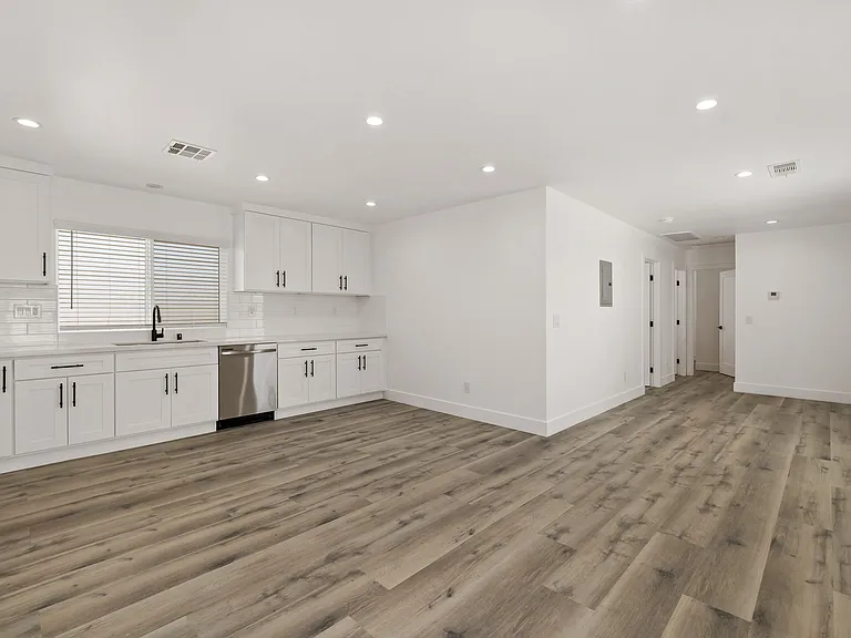 2729 Frankel St #1/2 — Photo 21